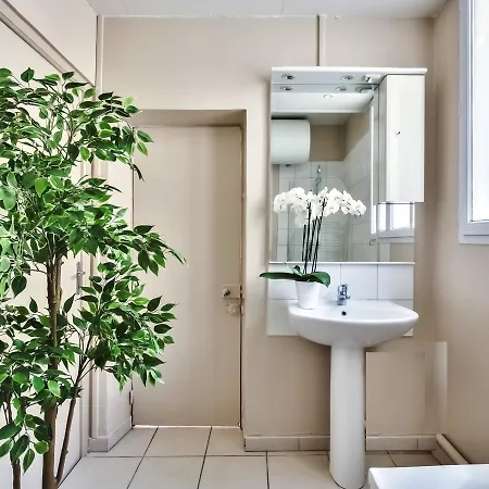 Corporate Porte De Versailles Apartment *